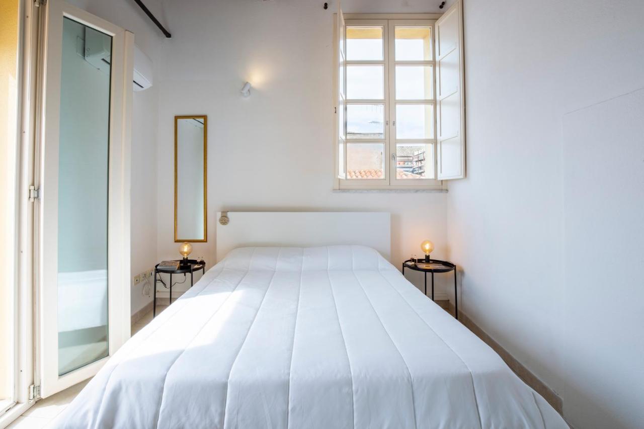 Castello Attic Sunset Terrace Apartment Cagliari Bagian luar foto