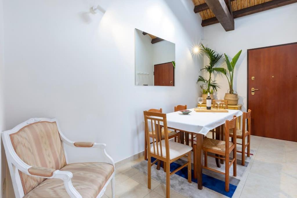 Castello Attic Sunset Terrace Apartment Cagliari Bagian luar foto