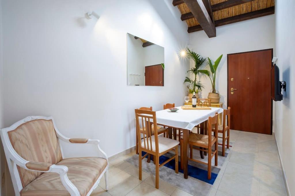 Castello Attic Sunset Terrace Apartment Cagliari Bagian luar foto