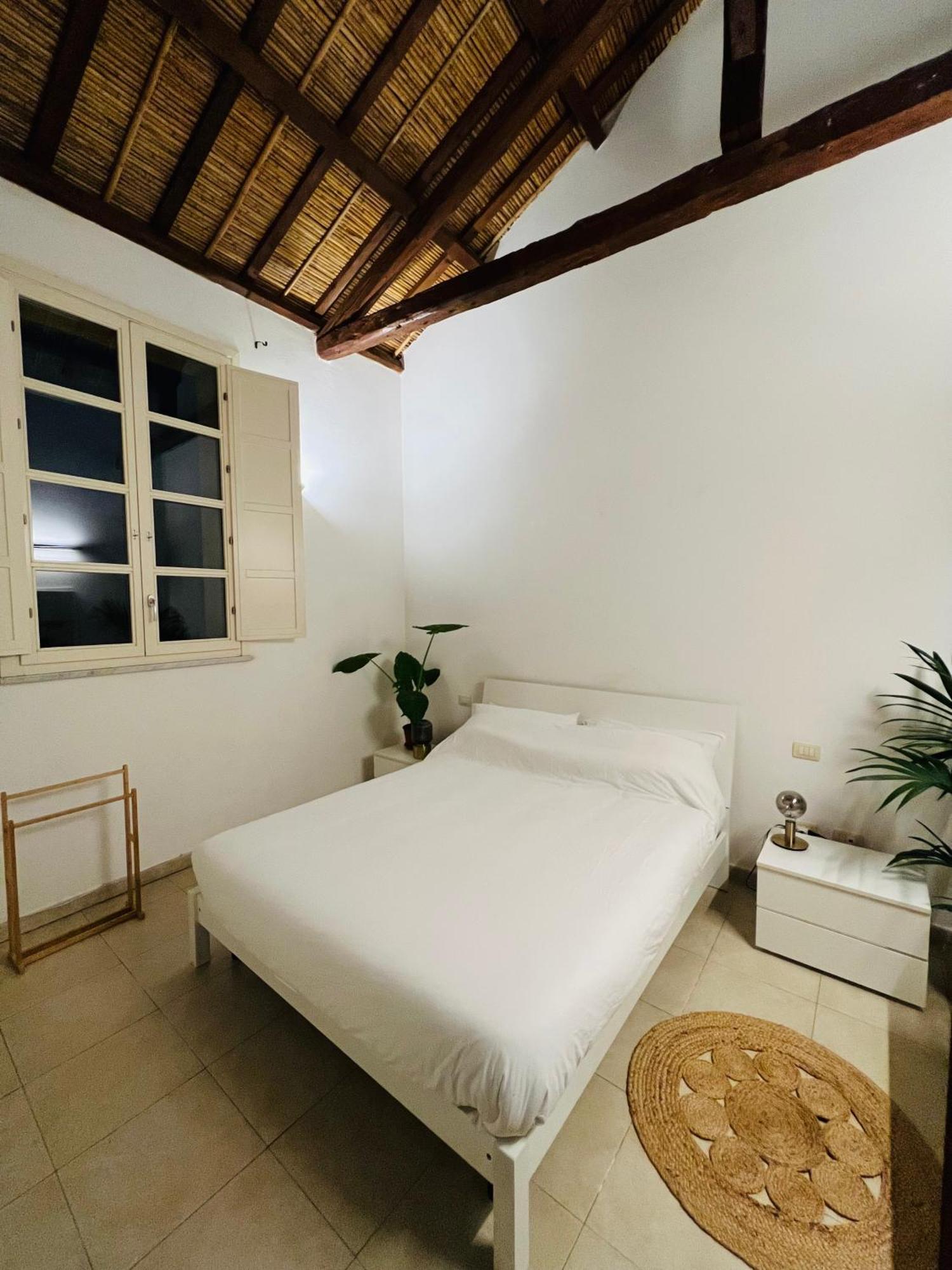 Castello Attic Sunset Terrace Apartment Cagliari Bagian luar foto