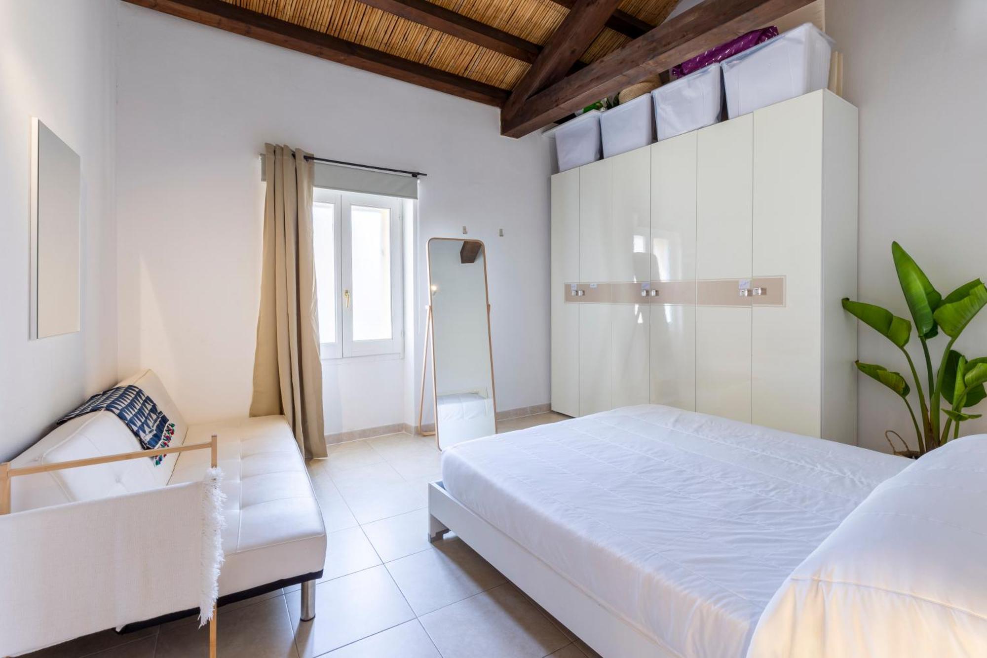 Castello Attic Sunset Terrace Apartment Cagliari Bagian luar foto
